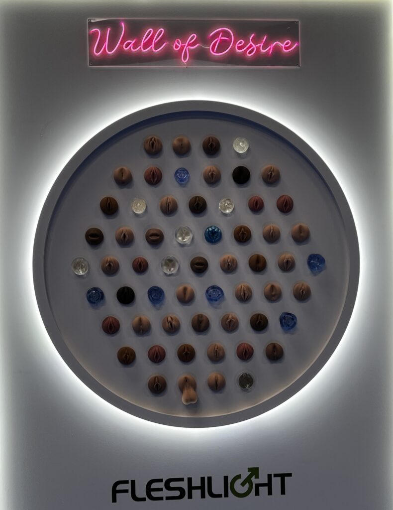 This image has an empty alt attribute; its file name is expo1-790x1024.jpg